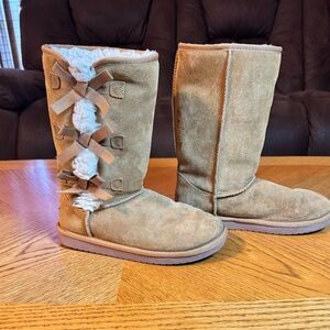 Girls Koolaburra by UGG Chestnut Suede Shearling Lined Bow Accent Mid-Calf Boots